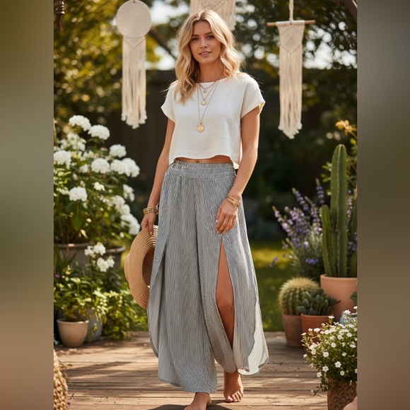 Maurices Striped Gaucho Pants NWT - Picture 1 of 4